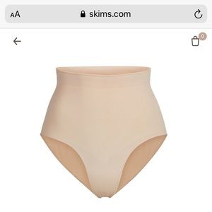 SKIMS SCULPTING MID WAIST BRIEF (NWT)